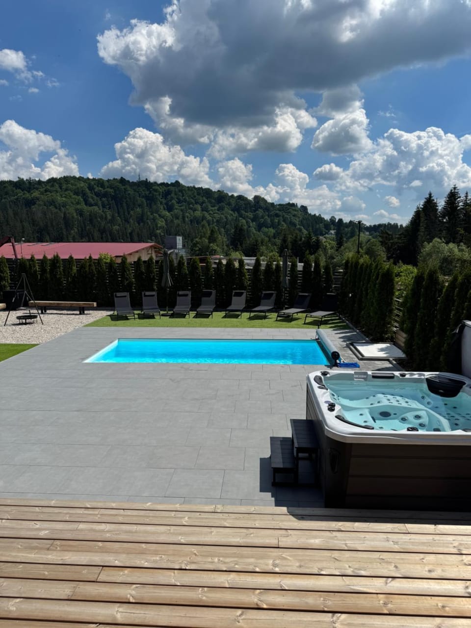 Day, Hot Tub, Mountain view, Pool view, Swimming pool, sunbed