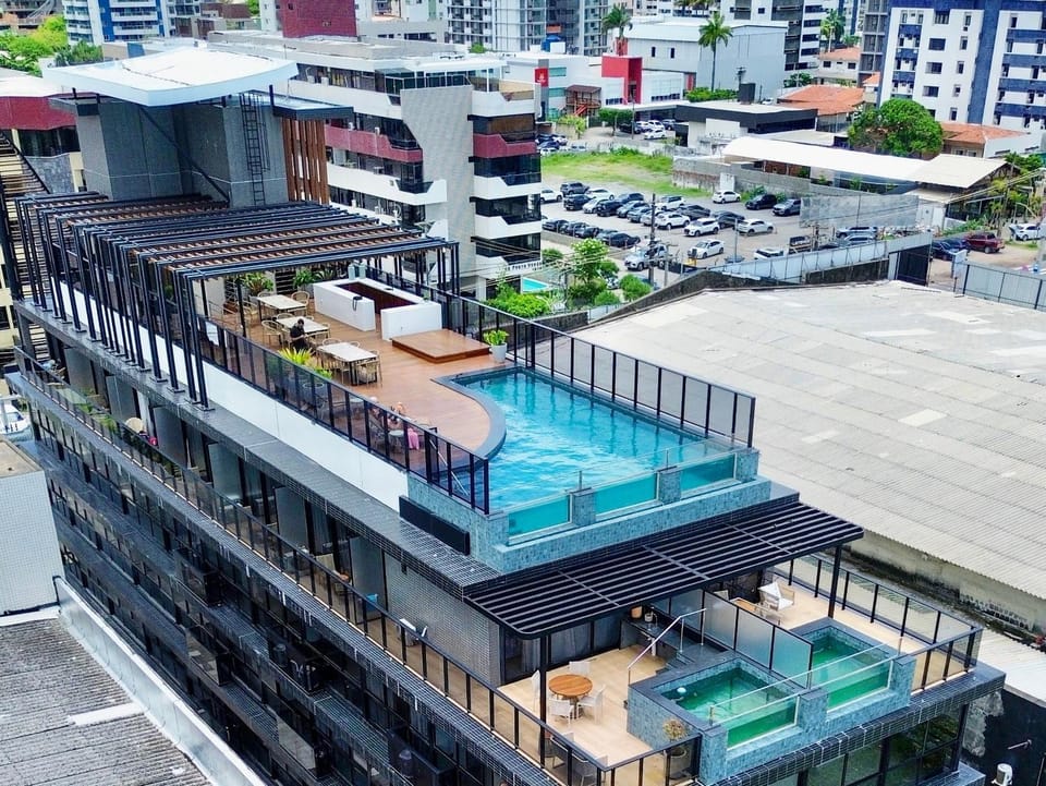 Bird's eye view, Pool view