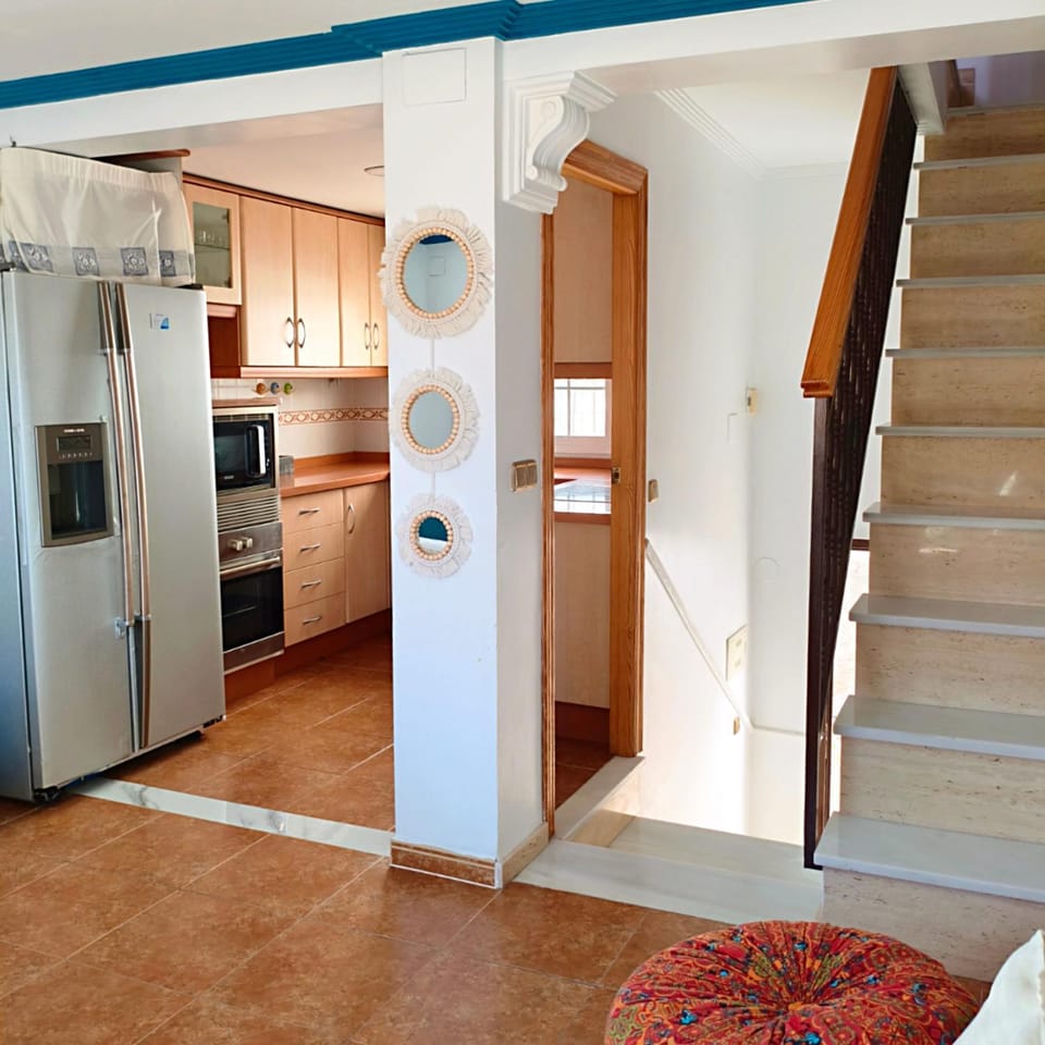 Kitchen or kitchenette, microwave, oven