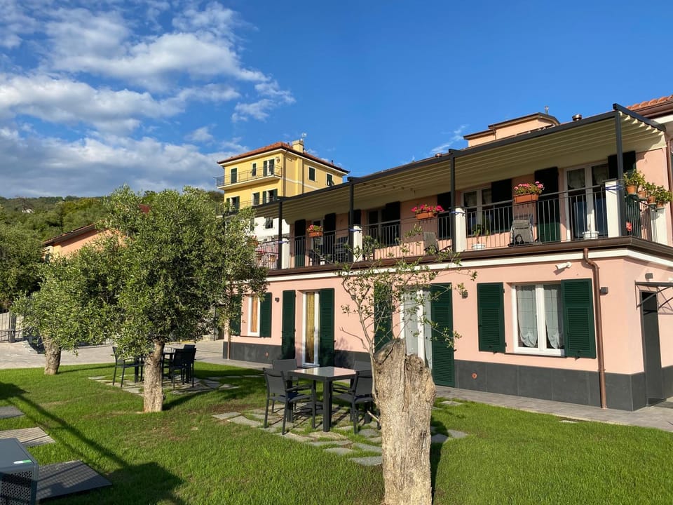 Villa swimming pool Ca'Du'Ma' Portofino view est Apartment in Lavagna
