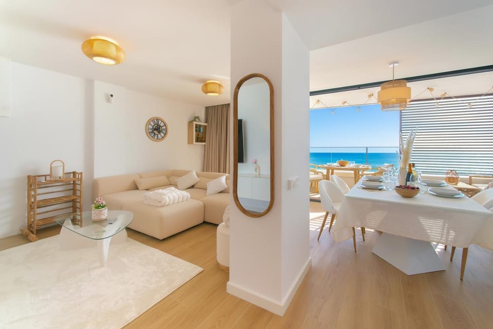 Living room, Dining area, Sea view