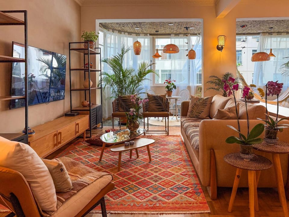 Communal lounge/ TV room, Living room, Dining area