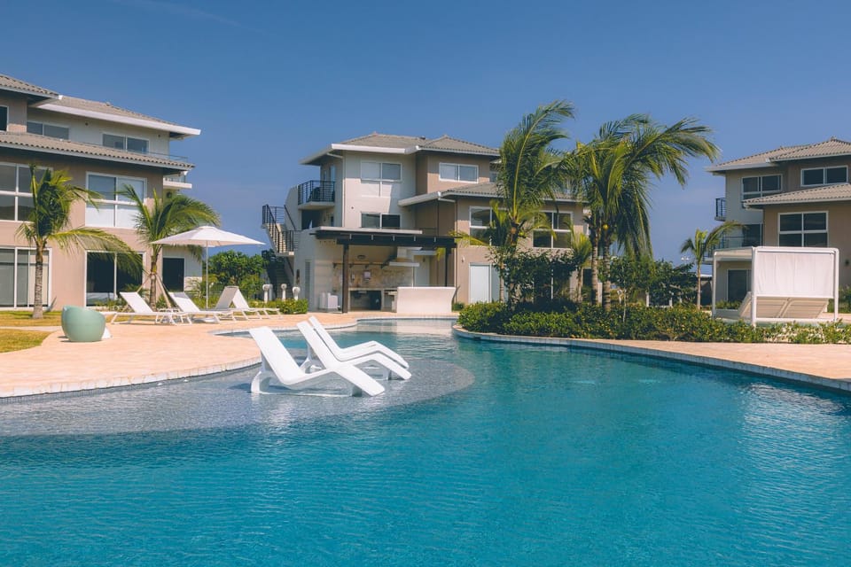 Property building, Swimming pool