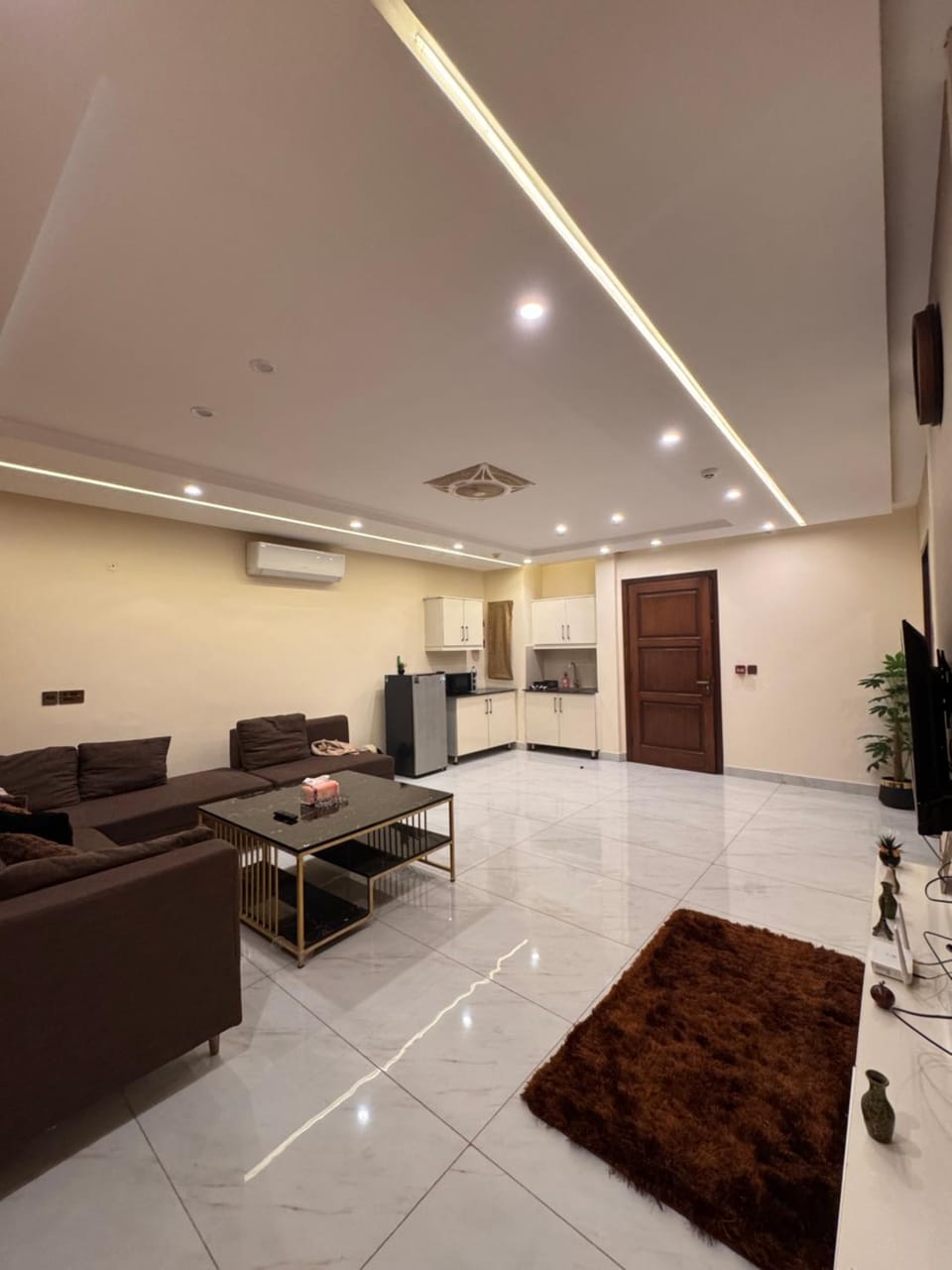 Modern cozy apartment DHA Phase 9 1BKHD Apartment in Lahore