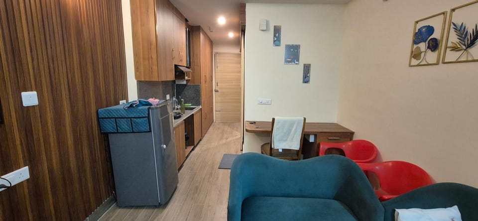 Kitchen or kitchenette, Living room, Seating area, Dining area, minibar, pet friendly