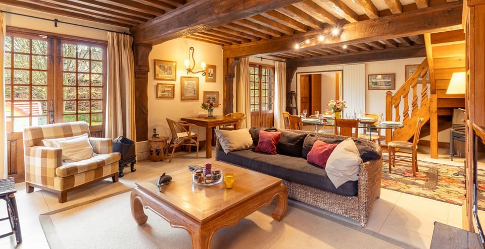 Living room, Seating area