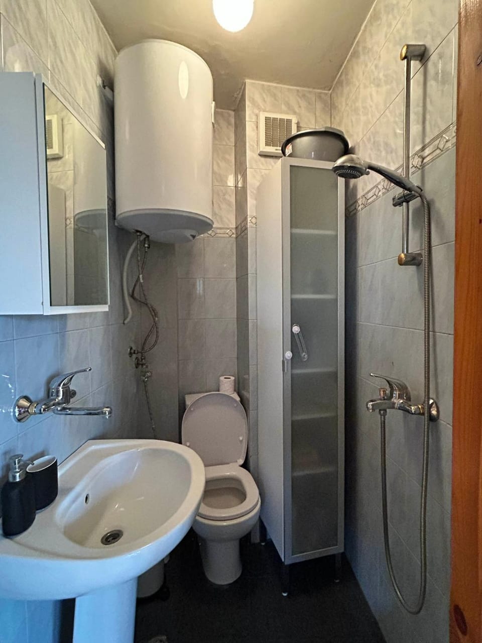 Shower, Toilet, Bathroom