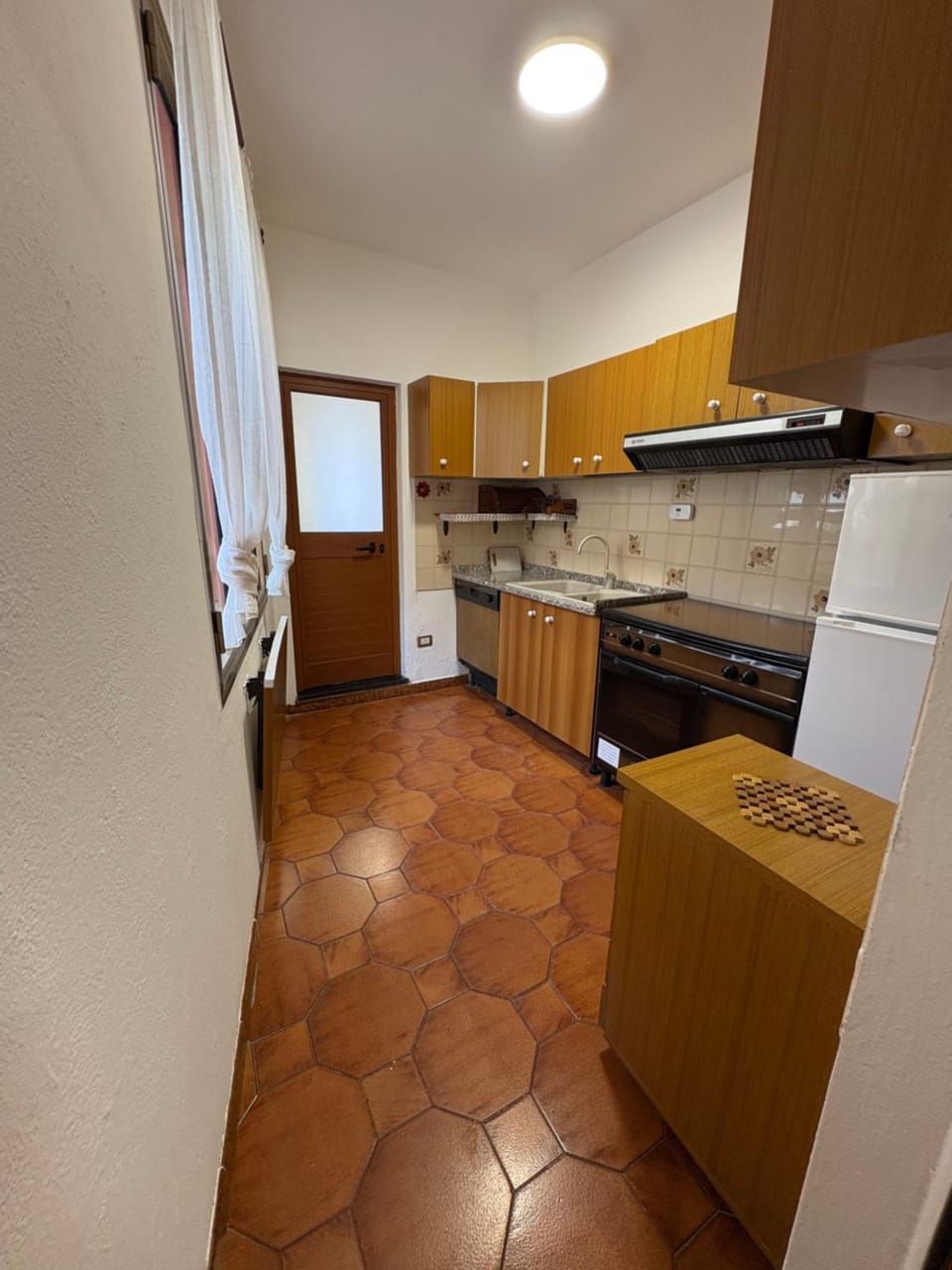 Kitchen or kitchenette, oven, pet friendly, stove