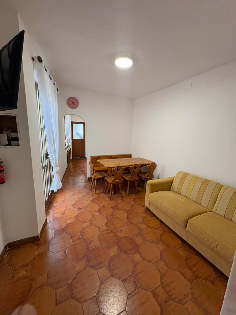 TV and multimedia, Living room, Seating area, Dining area, pet friendly