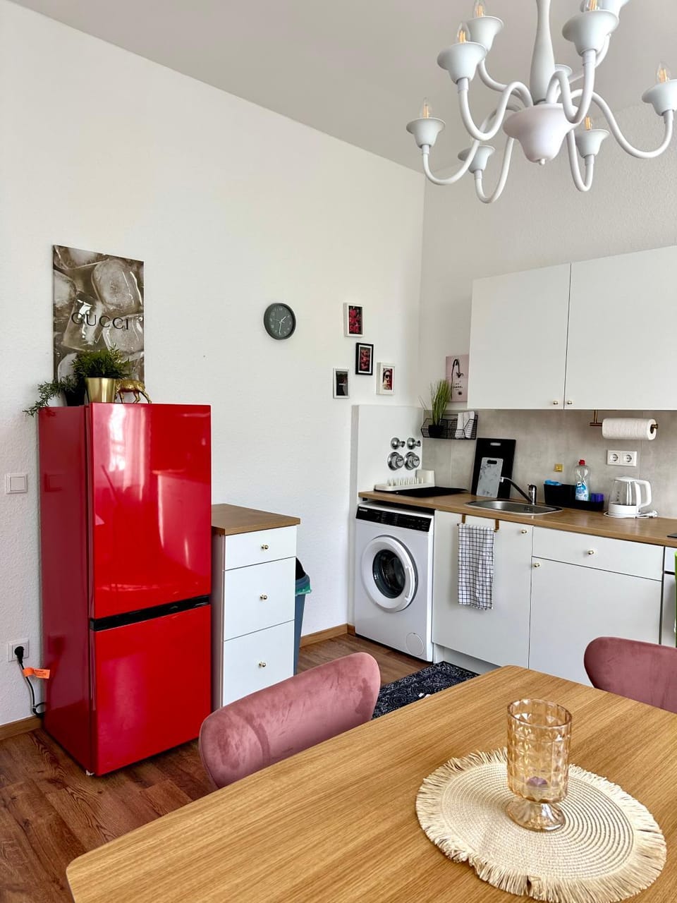 Kitchen or kitchenette, washing machine