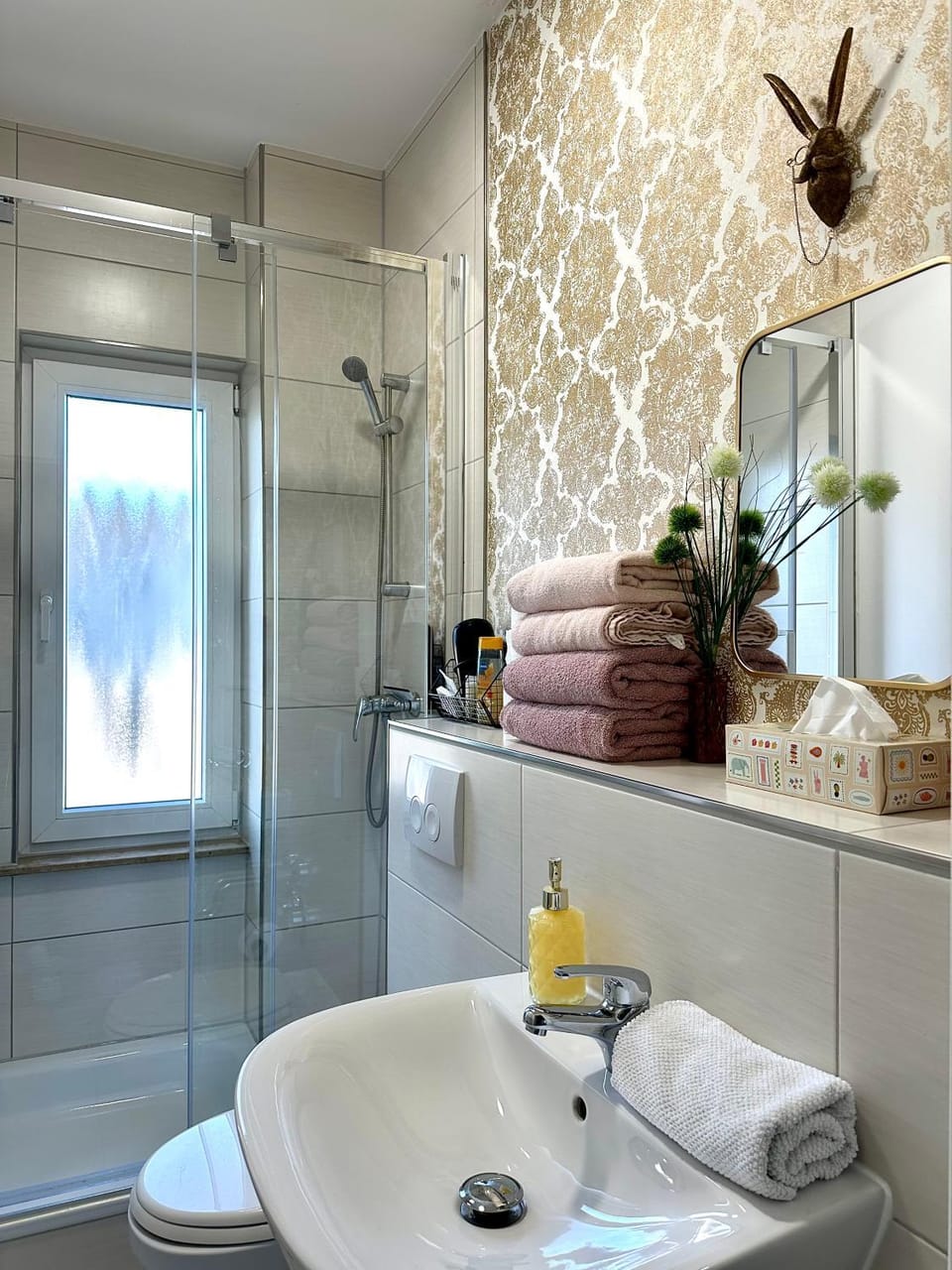 Shower, Bathroom, towels