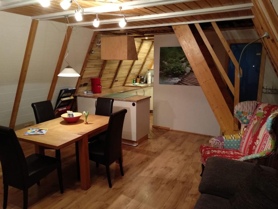 Holiday Home Nur-Dach-Ferienhaus für vier Personen by Interhome House in Pforzheim