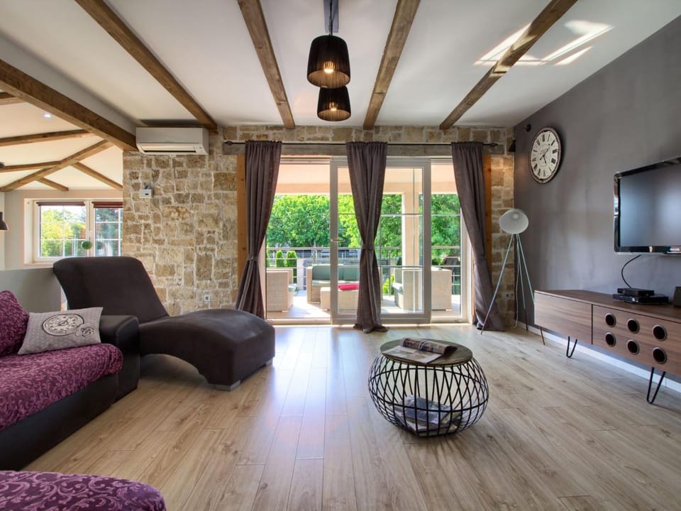 Holiday Home Ferienvilla 'Villa Nikolina' mit privatem Pool by Interhome House in Pula