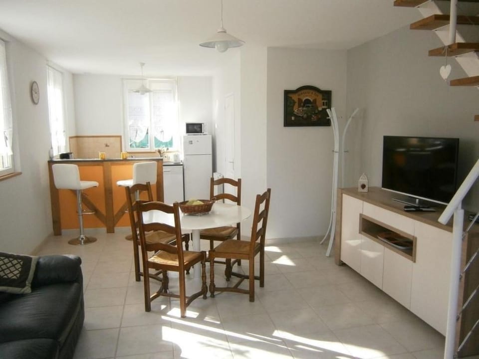 Holiday Home Le gite du randonneur - Das Ferienhaus des Wanderers by Interhome House in Bourgogne-Franche-Comté