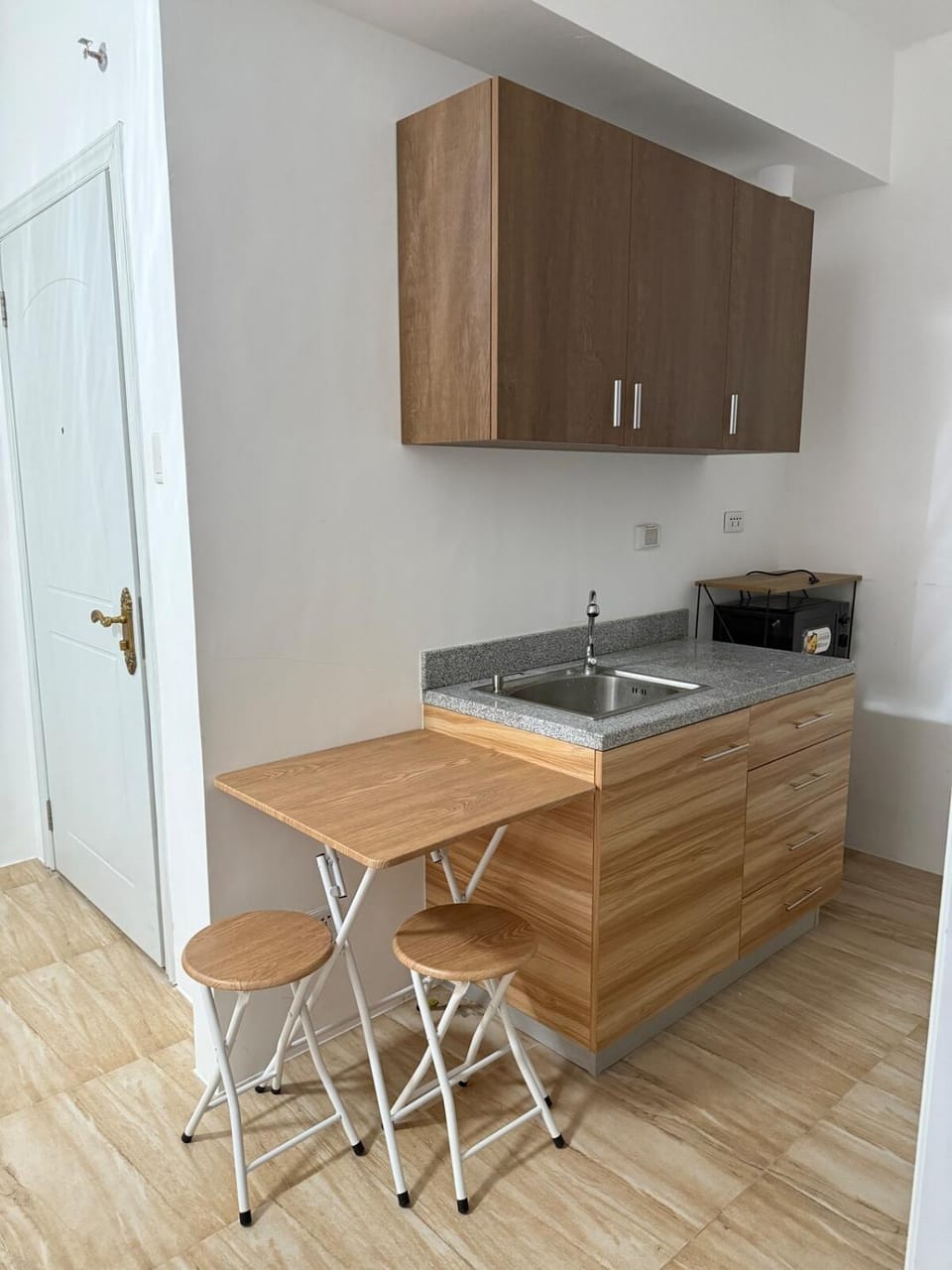Mons condo unit Apartment in Lapu-Lapu City