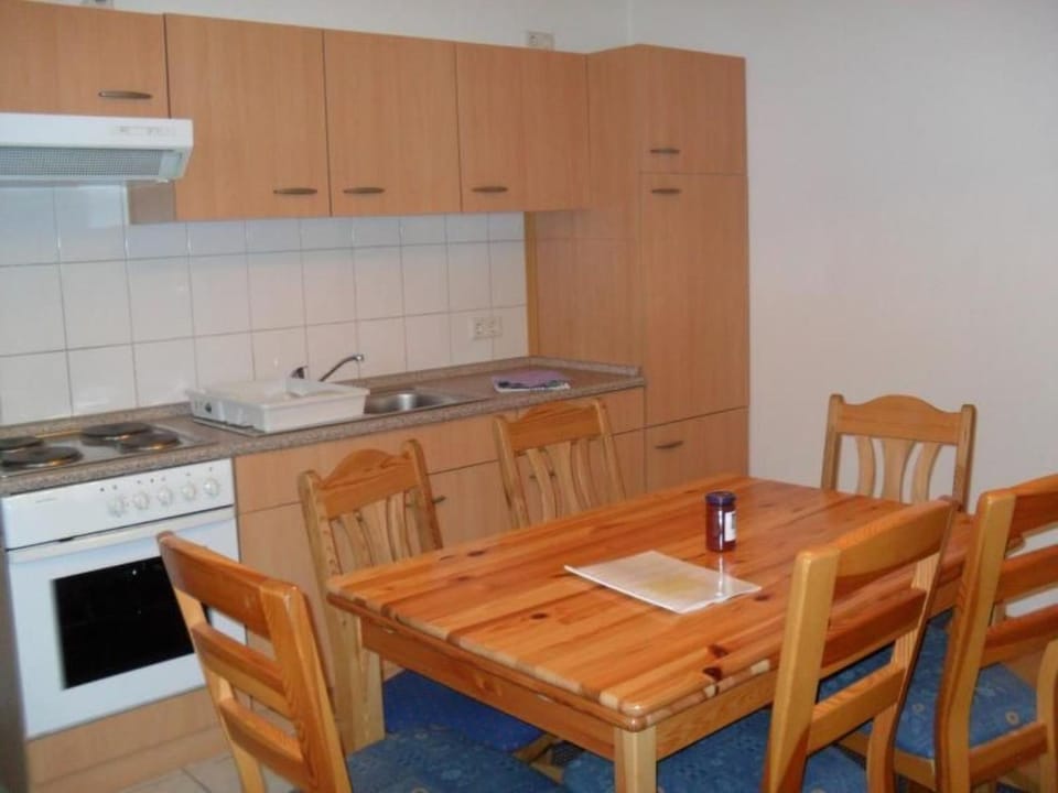 Apartment in strandnahem Ferienhaus in Ahlbeck by Interhome Apartment in Heringsdorf