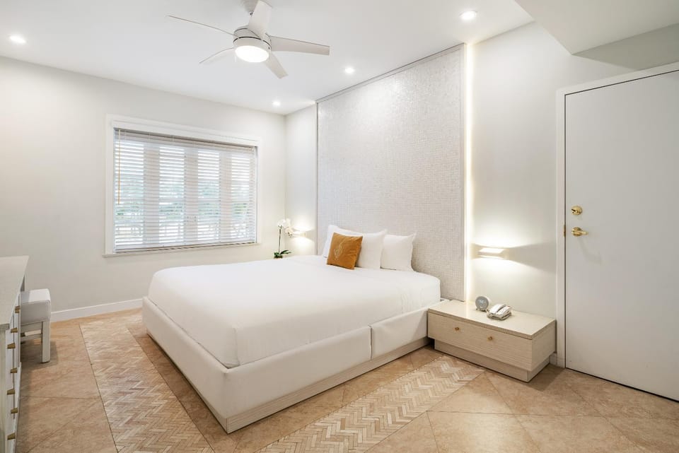 Bed, Bedroom