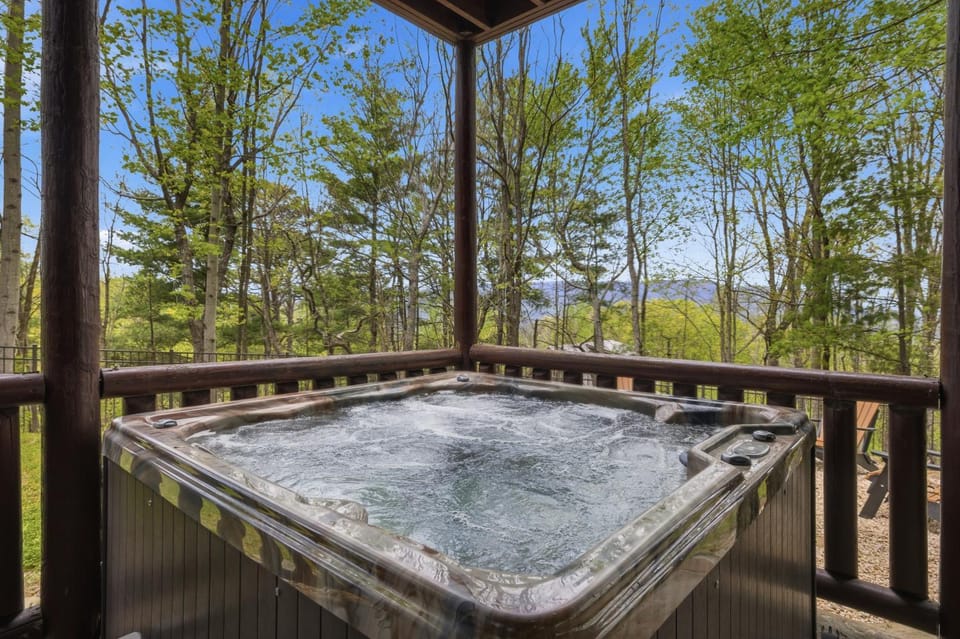 Pine Cone Cabin cabin Cabin in Sevier County