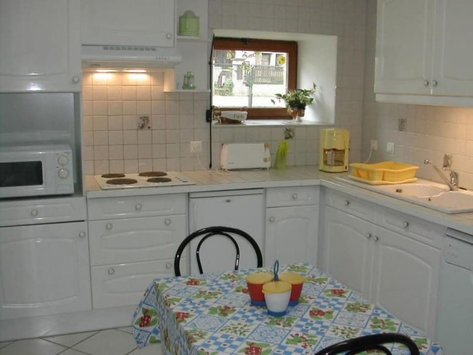 Holiday Home Steinhaus in ländlicher Umgebung mit Pool by Interhome House in Bourgogne-Franche-Comté