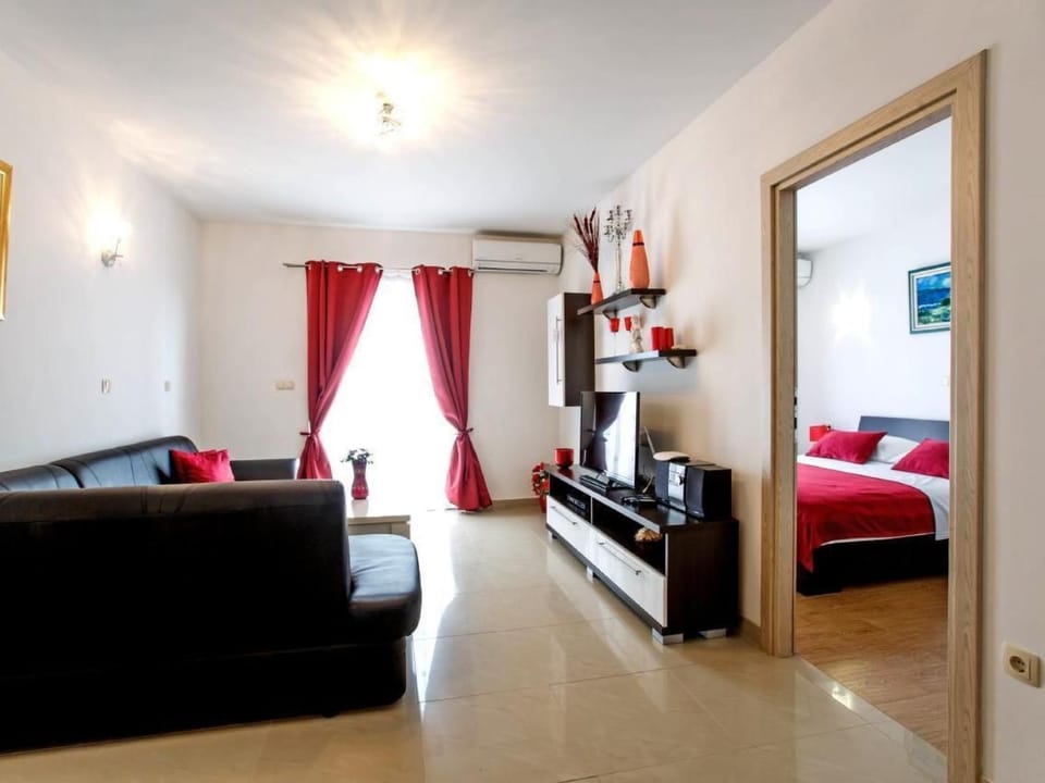 Holiday Home Villa Dusanka by Interhome House in Split-Dalmatia County