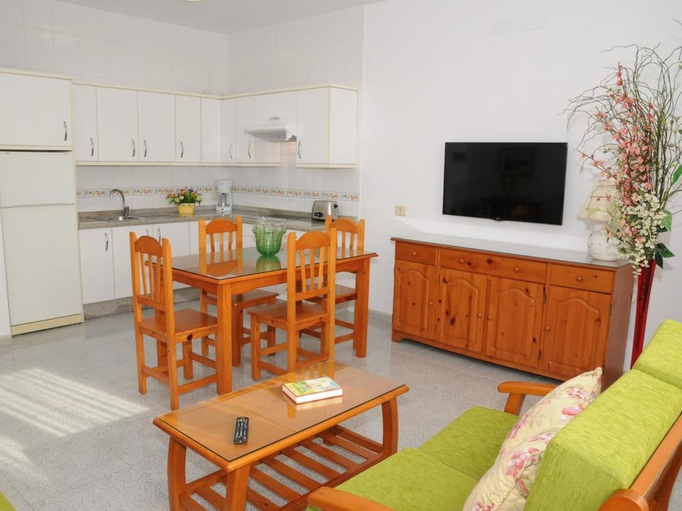 Holiday Home Helles Appartement im Erdgeschoss by Interhome House in Vecindario