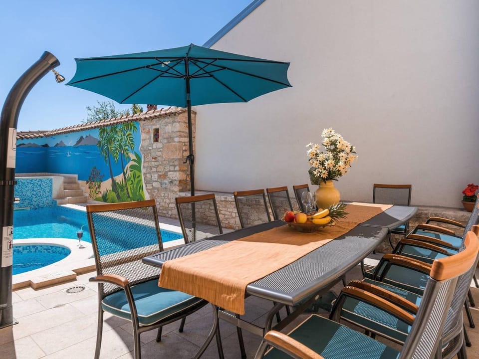 Holiday Home Villa Nada by Interhome House in Vodnjan