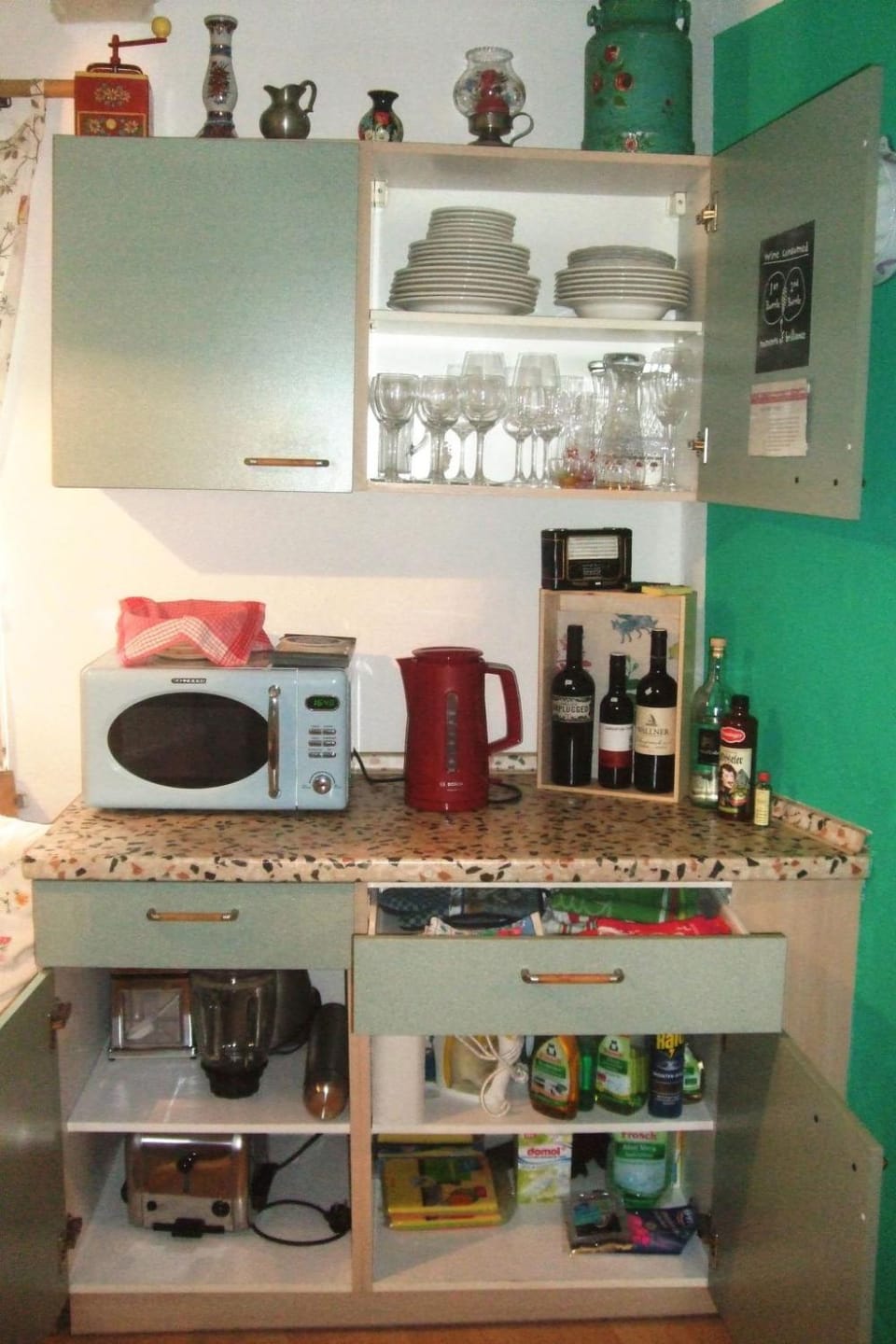 Kitchen or kitchenette