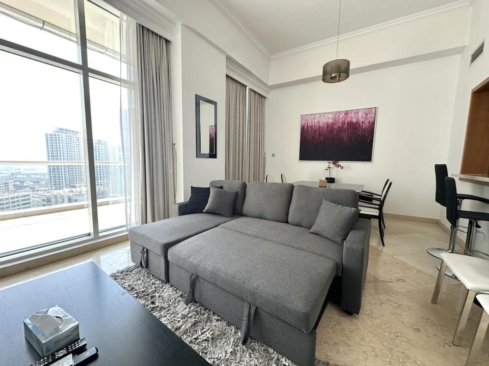 Luxury 2BR Waterfront Stay - Marina & Canal View Apartment in Dubai