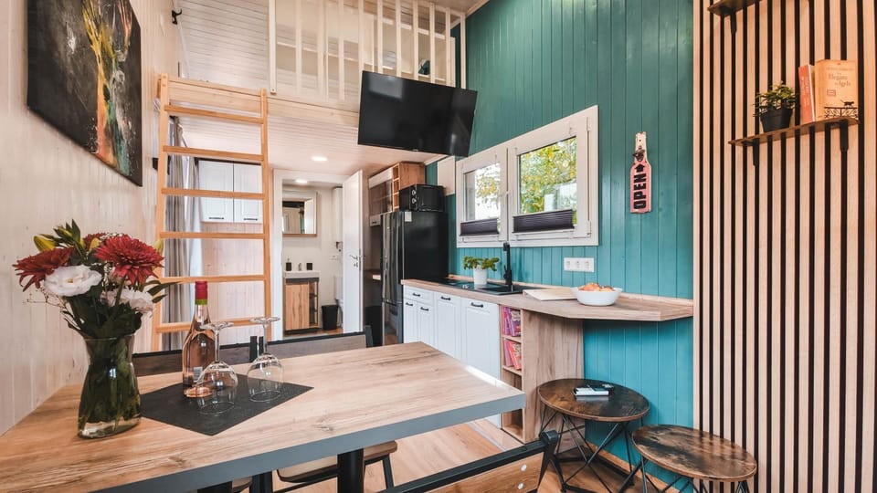 TV and multimedia, Kitchen or kitchenette, Dining area, pet friendly, stove