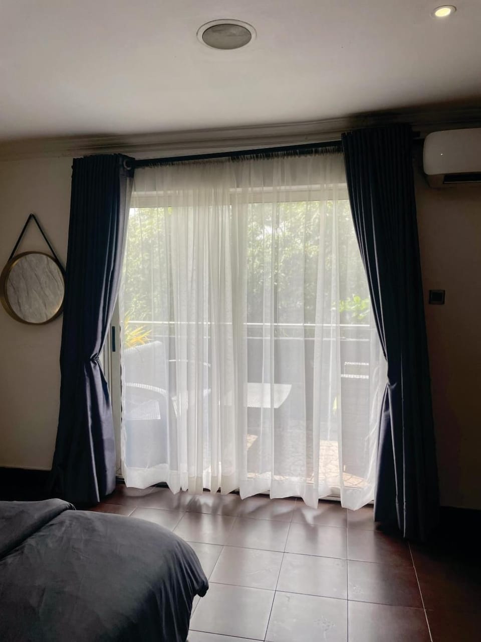 Bed, Bedroom, air conditioner