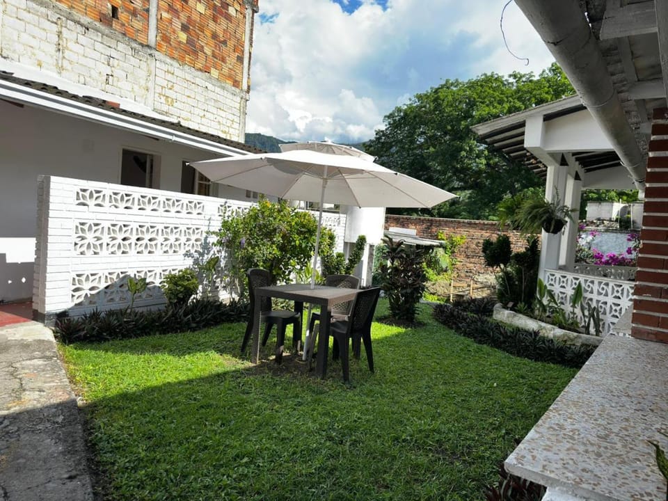 Casa EB House in Villeta