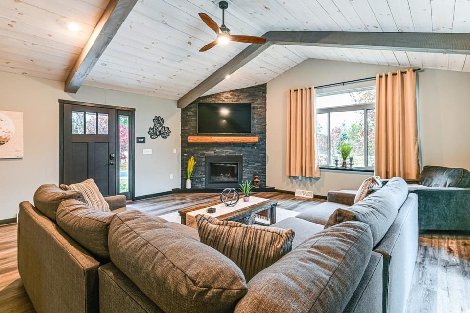 3 Mi to Sand Valley: Golf Retreat By the Beach! House in Wisconsin