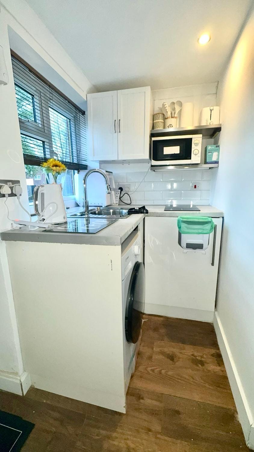 Kaira's Nook Apartment in Aylesbury Vale