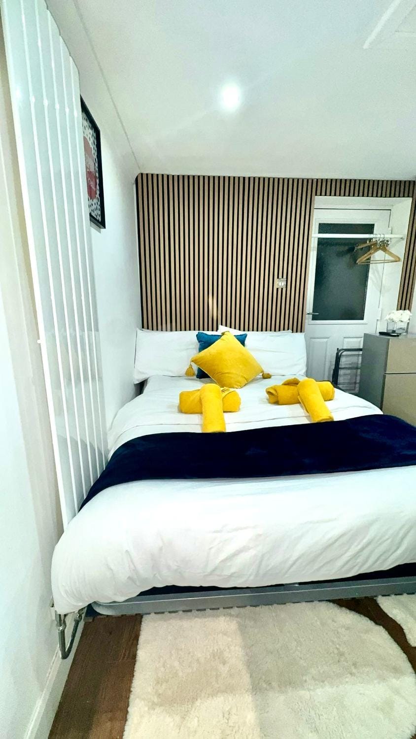 Kaira's Nook Apartment in Aylesbury Vale