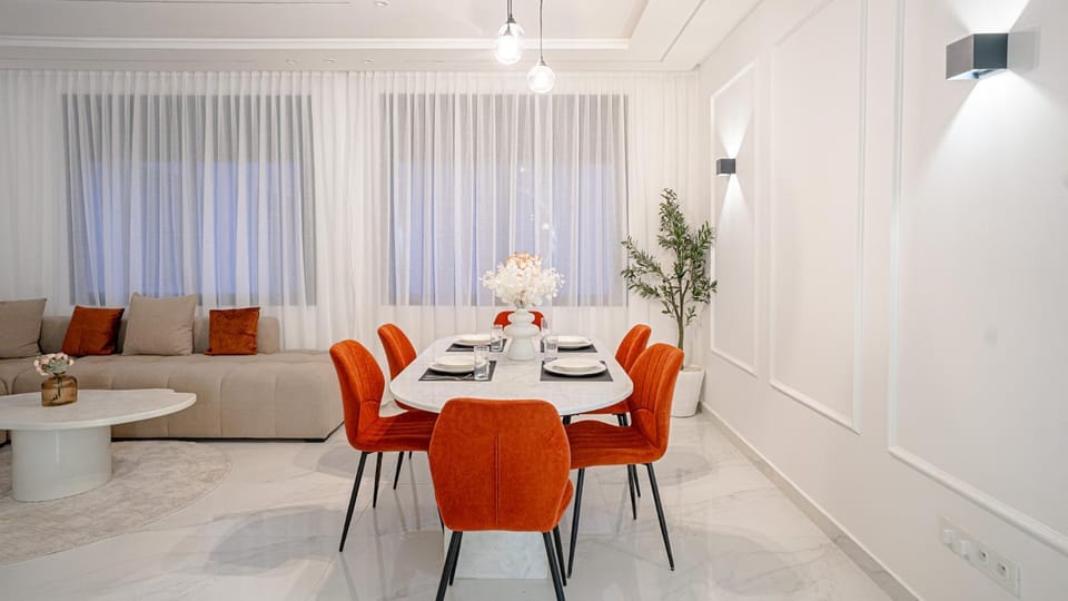 Living room, Dining area
