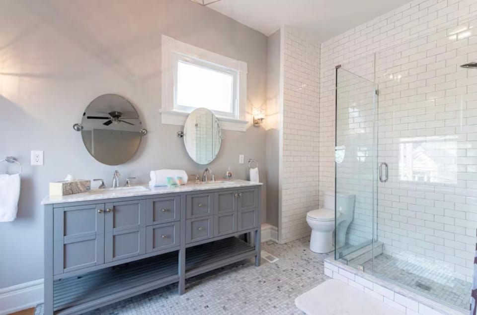 Huge Historic Renovated Home-Walk to All-Highlands House in Jefferson County