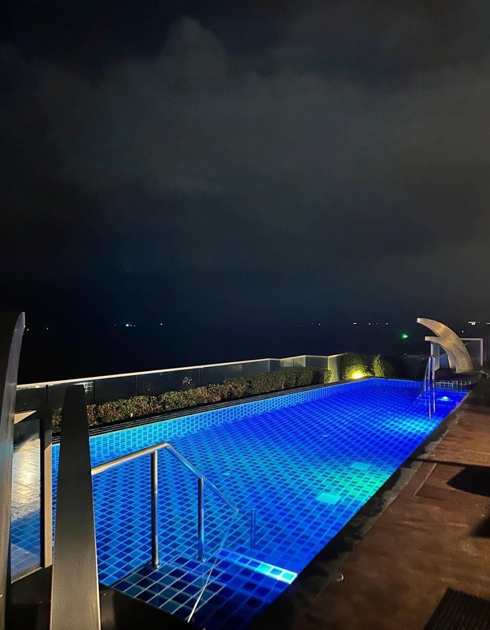 Swimming pool, Swimming pool