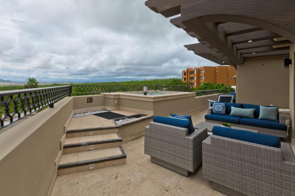 View (from property/room), Balcony/Terrace, Seating area, Mountain view
