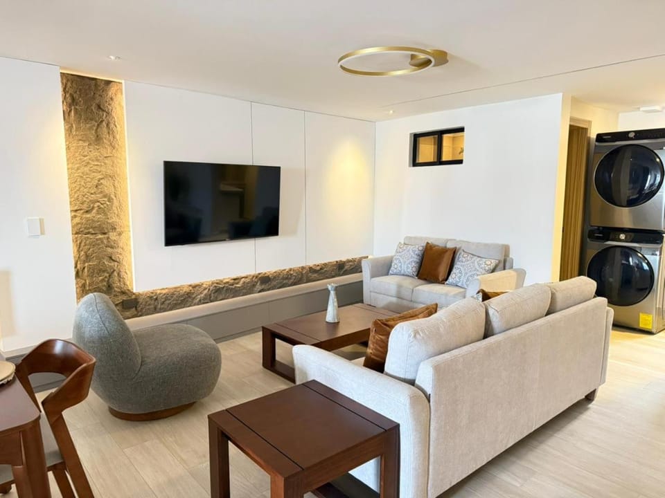 Communal lounge/ TV room