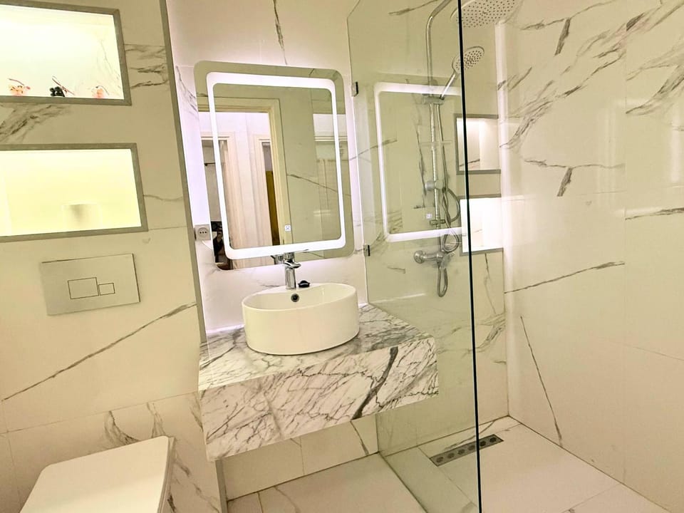 Bathroom, Bath