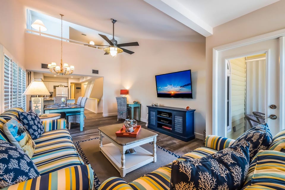 Beauty & The Beach: 1.5 Blocks to Beach! Pool & Spa by Anna Maria Life Vacation Rentals House in Holmes Beach