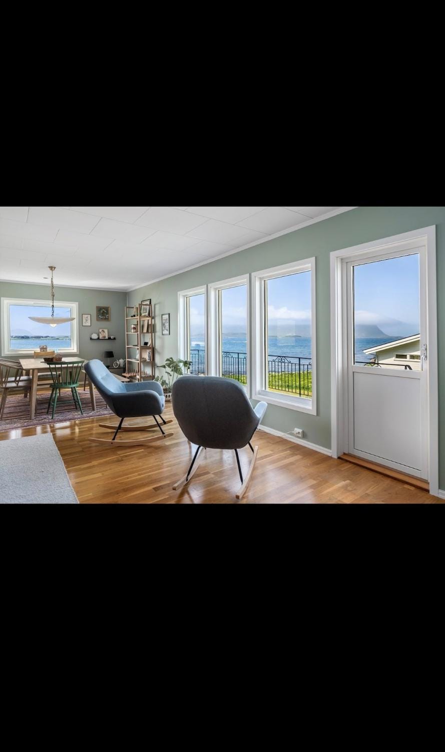 House on Ramberg beach House in Lofoten