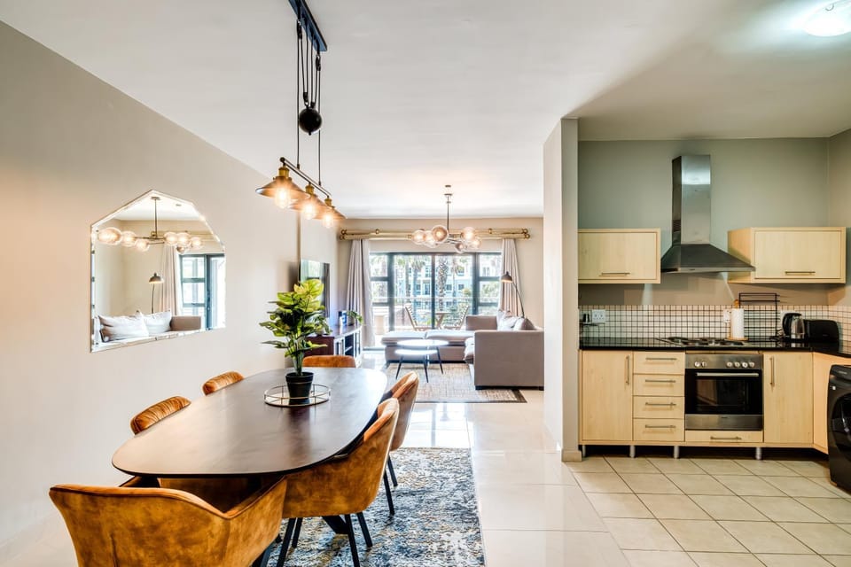 Kitchen or kitchenette, Living room, Seating area, Dining area, stove