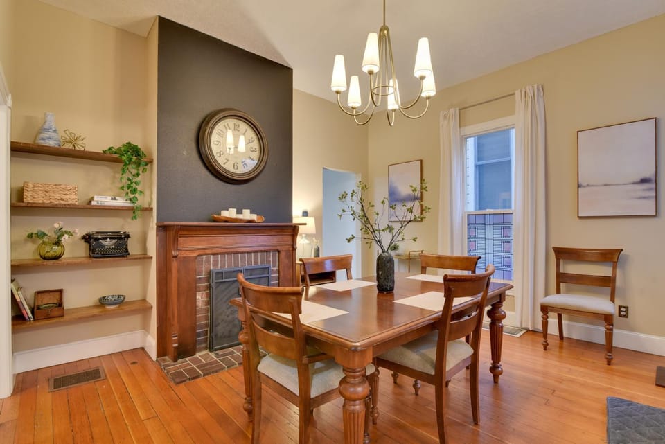 < 1 Mi to Moda Center: Walkable Portland Retreat! House in Portland