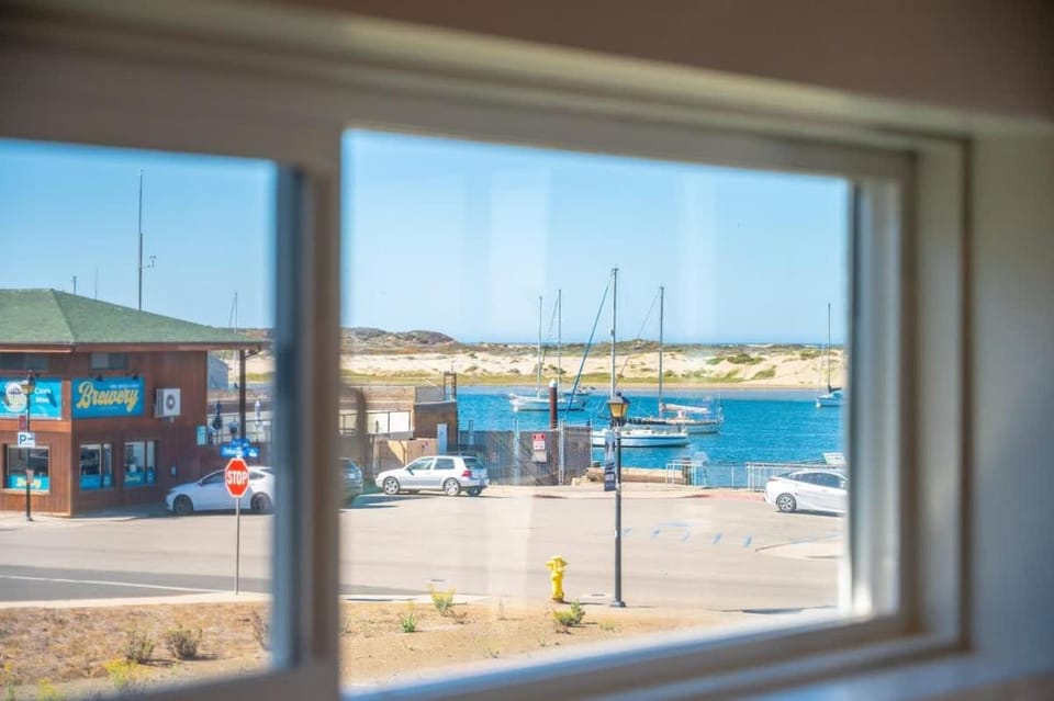 Bayview Retreat King Beds Rock View EV Charger House in Morro Bay