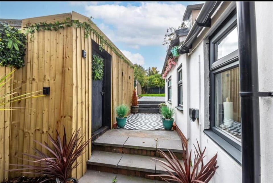 Telford Family 3 Bedroom Retreat House in Telford