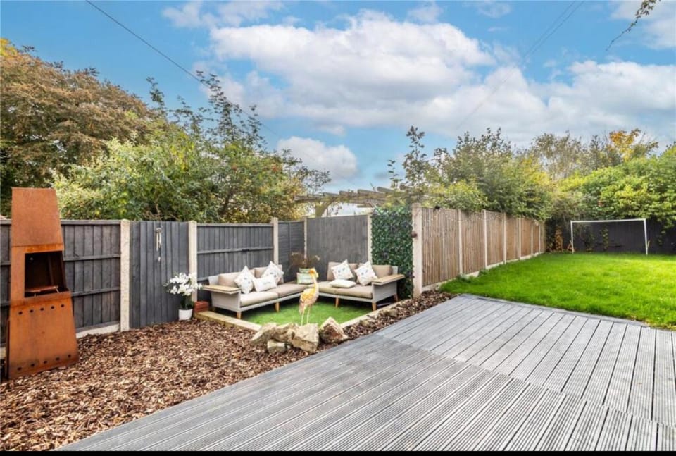 Telford Family 3 Bedroom Retreat House in Telford