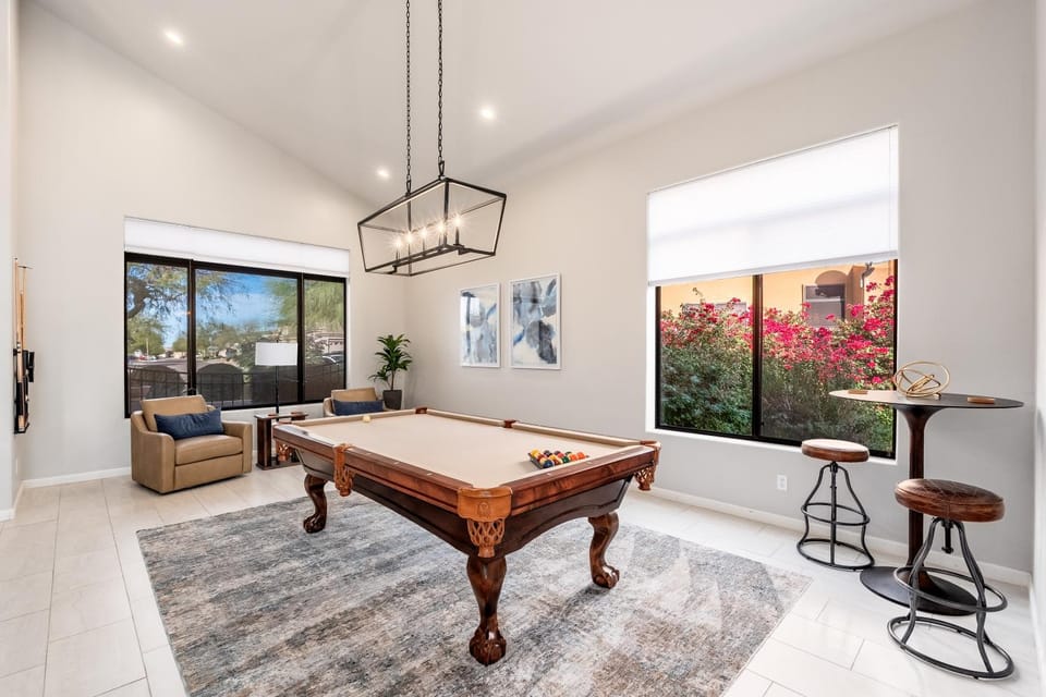 Golf Course+Heated Pool+Spa+Pool Table House in Desert Ridge