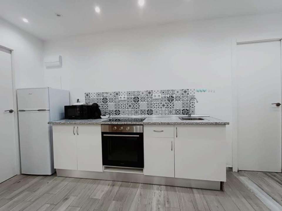 Cozy Urban Escape, Patio, WiFi, A.C., 6 Pax House in Alicante