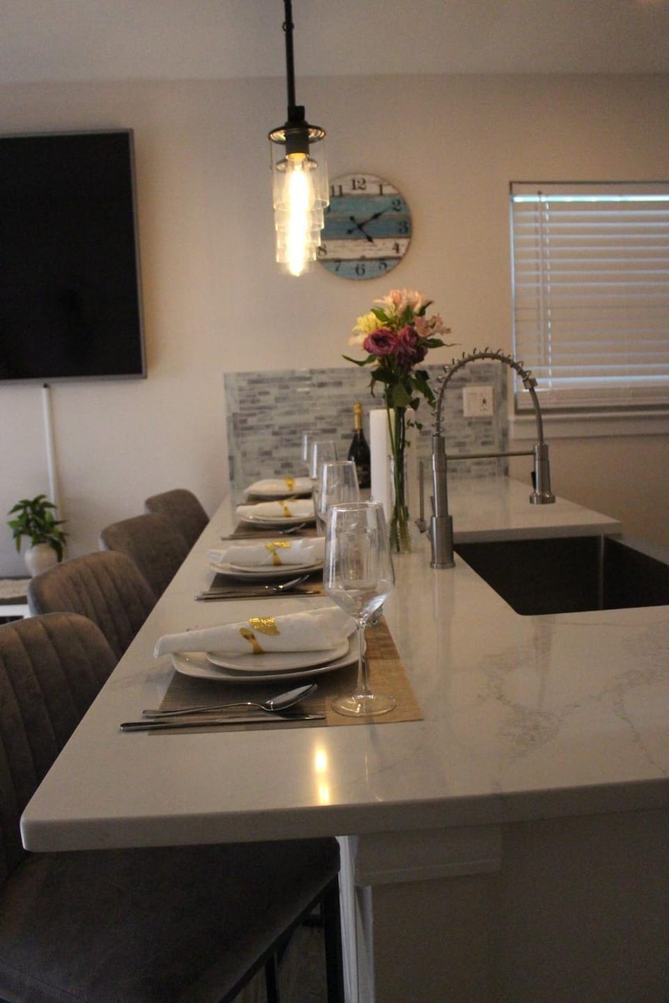 Golden Aura Beach & Pool Condo House in Pensacola Beach